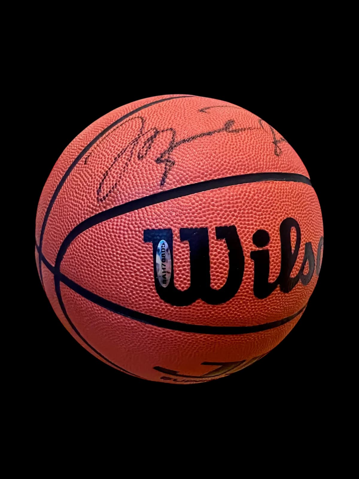 Ballon de basketball signé par Michael Jordan